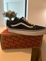 Schwarze Vans München - Laim Vorschau