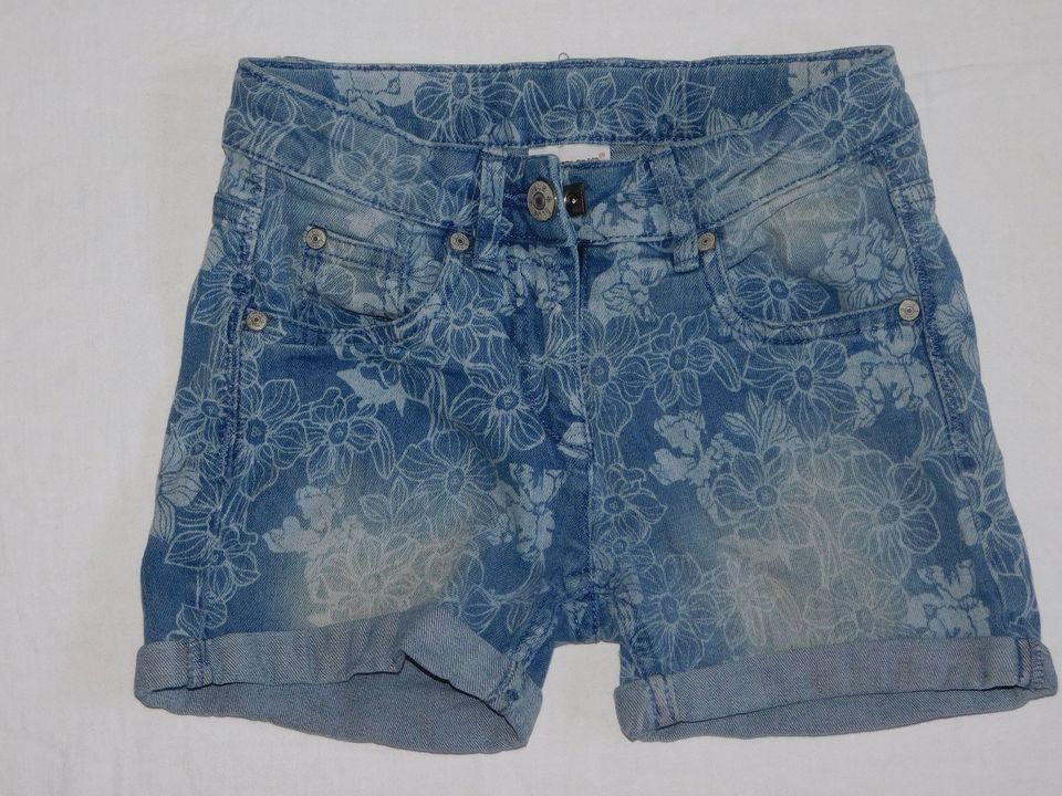 Kurze Hose Shorts von Pocopiano Gr. 152 - denim mit Blumen in Hannover