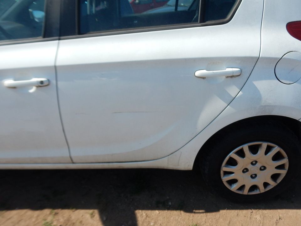 Hyundai I20 Ersatzteileträger Crystal White VN9028 in Heilsbronn