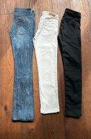 3 Jeans Hosen Damen weiß schwarz blau Jeanspaket Gr. S/36 Kr. München - Gräfelfing Vorschau