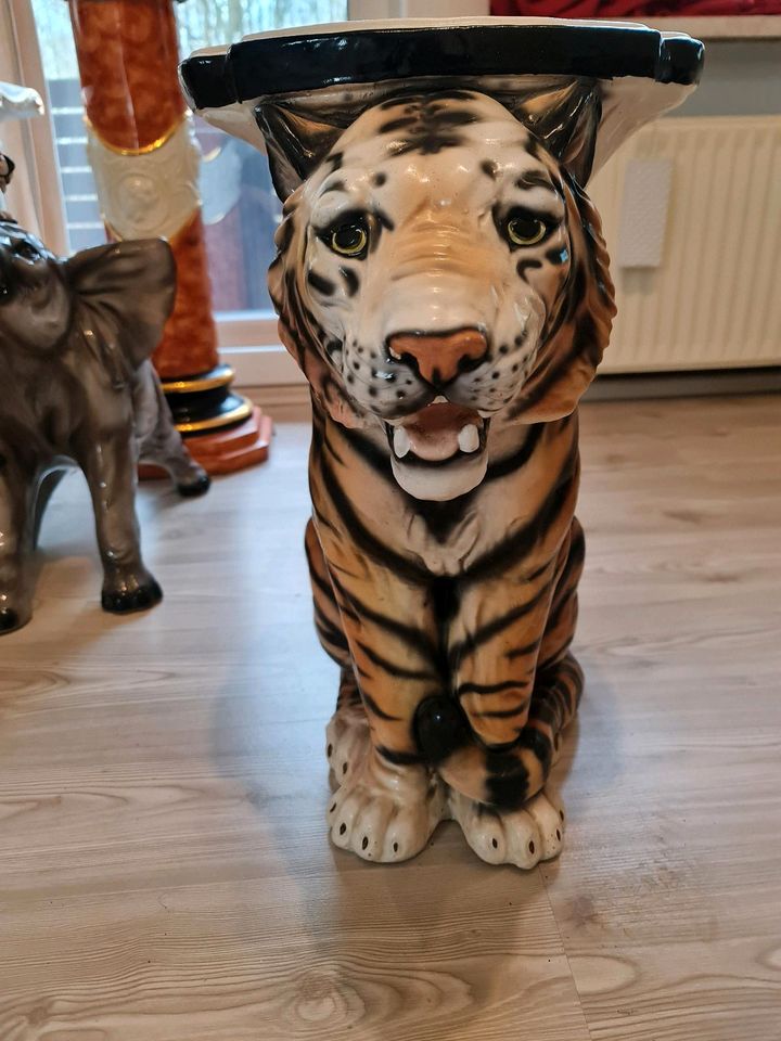 Tiger Blumenständer Deko Schwer Figur in Ahrensbök