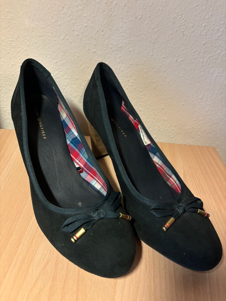 Tommy Hilfiger Pumps Gr. 41 in Günzburg