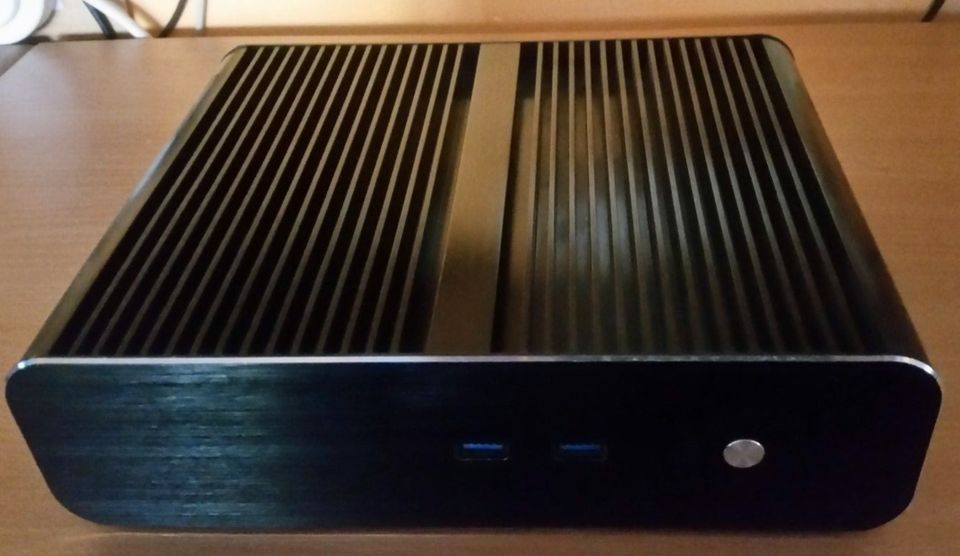 Lüfterloser Kompakt-PC I3-8100T, 16 GB, 1TB NVMe, WIFI 6, Win 11 in München