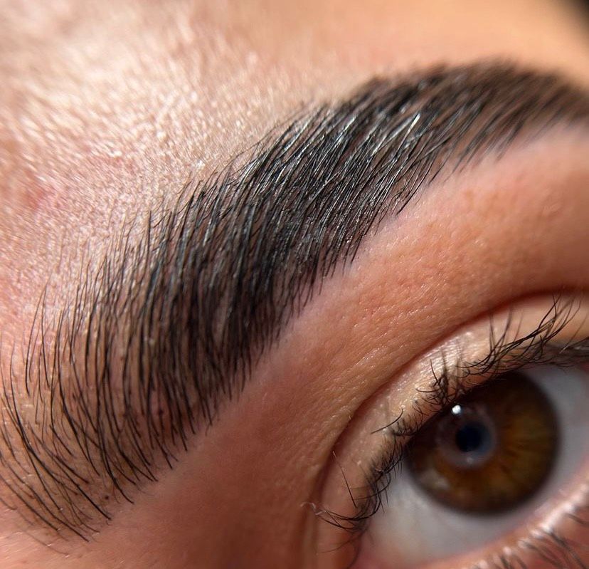 BROWLIFTING AUGENBRAUEN LAMINIERUNG in Düren