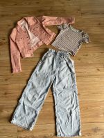 Süßes H&M Set Gr. 134-140 wide Jeans T-Shirt Jeansjacke Mädchen Nordrhein-Westfalen - Gummersbach Vorschau