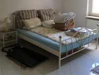 Komplettes französisches Bett mit Nachttischen und Leuchten Nordrhein-Westfalen - Löhne Vorschau
