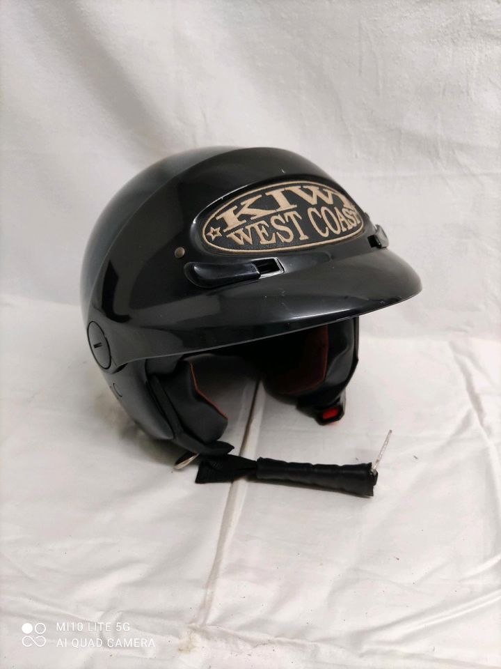 Helm Jet Helm grün/schwarz Größe 53-55, unfallfrei in Hann. Münden