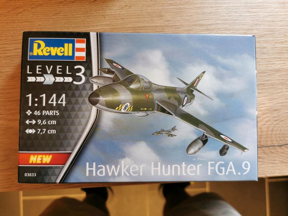 Revell Modell Flugzeug Hawker Hunter FGA. 9 in Freudenberg