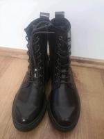 Tamaris wie Dr. Martens Stiefel 38 Boots gefüttert Winter Schuhe Duisburg - Rheinhausen Vorschau
