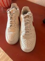 Nike Sneaker Rot Gr. 41 Niedersachsen - Peine Vorschau