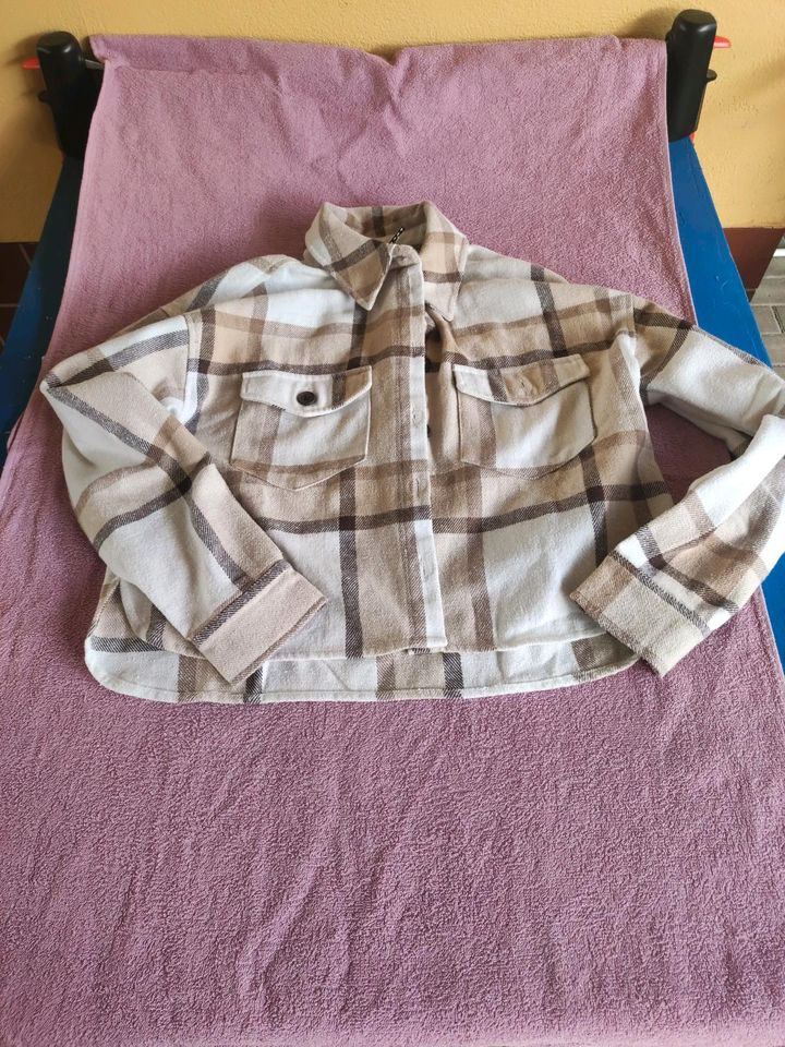 Dünne Jacke oder Bluse für Mädchen gr S in Ohrdruf