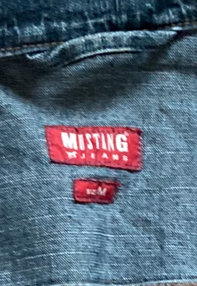 Jeans Jacke Mustang in Nürnberg (Mittelfr)