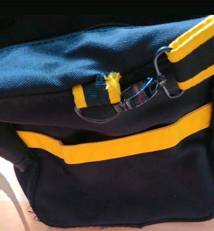 2x Lacoste Sport oder Reisetasche je Tasche in Langen (Hessen)