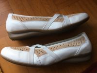 Ara Ballerinas Slipper neuwertig weiß beige Leder Gr. 40 Hessen - Gießen Vorschau