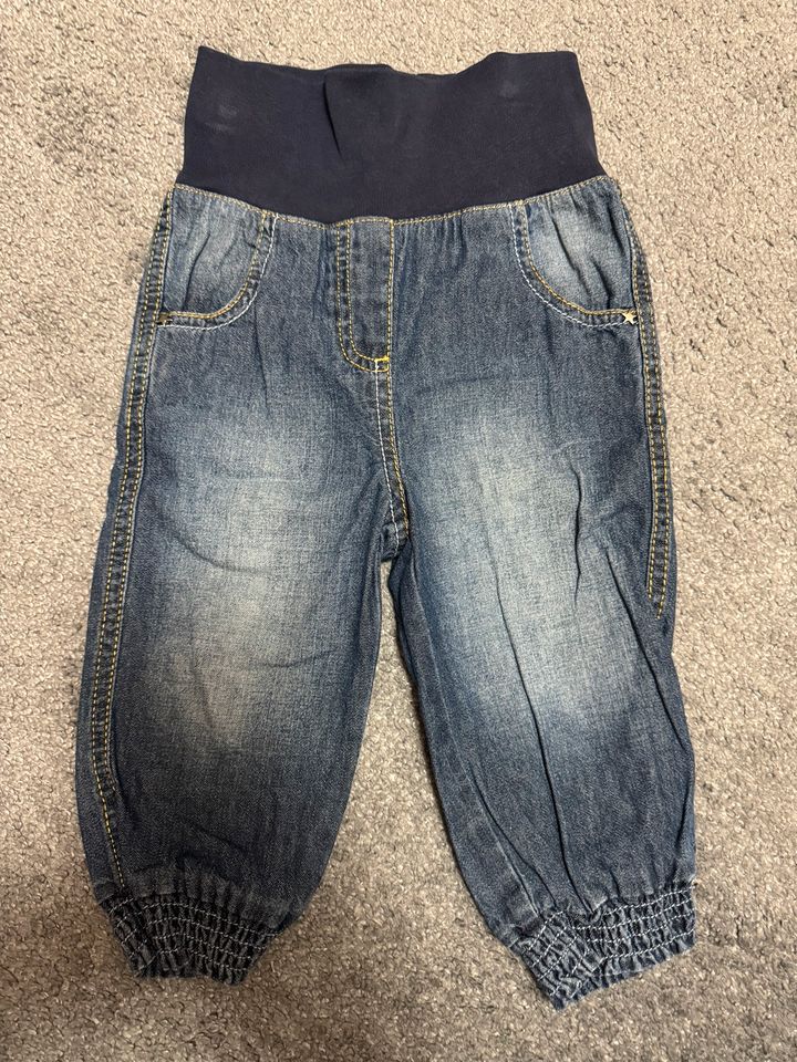 Jeans mit Stoffbündchen Topomini Gr. 80 in Bilsen