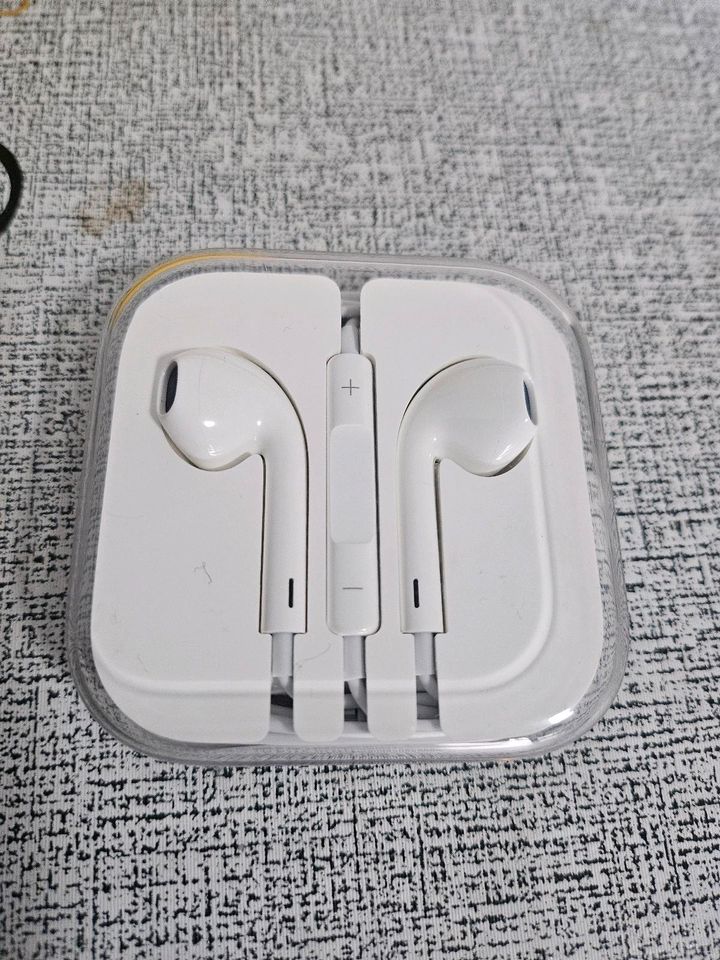 Apple EarPods mit 3,5 mm Kopfhörerstecker In-Ear-Kopfhörer in Duisburg