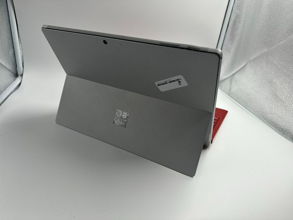 Microsoft Surface Pro 7 - i7 - 512GB SSD - 16GB RAM in Velen