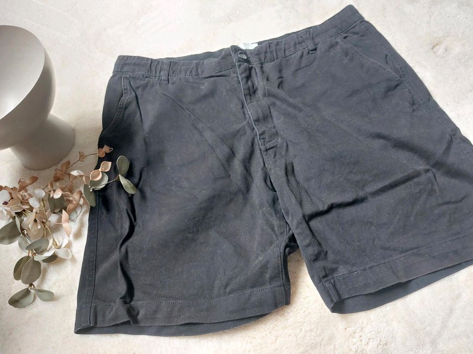 Kurze schwarze Hose Shorts Chinoshorts Größe XL von H&M in Lauf a.d. Pegnitz