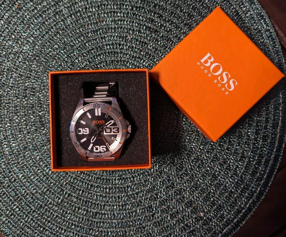 Hugo Boss Analog Quarz Uhr - 153288 in Bitterfeld