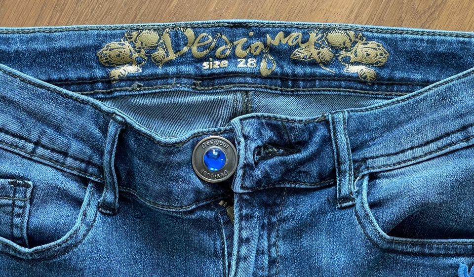 SCHÖNE DESIGUAL DAMEN JEANS,  USED LOOK, Gr. 28, TOP ! in Berlin