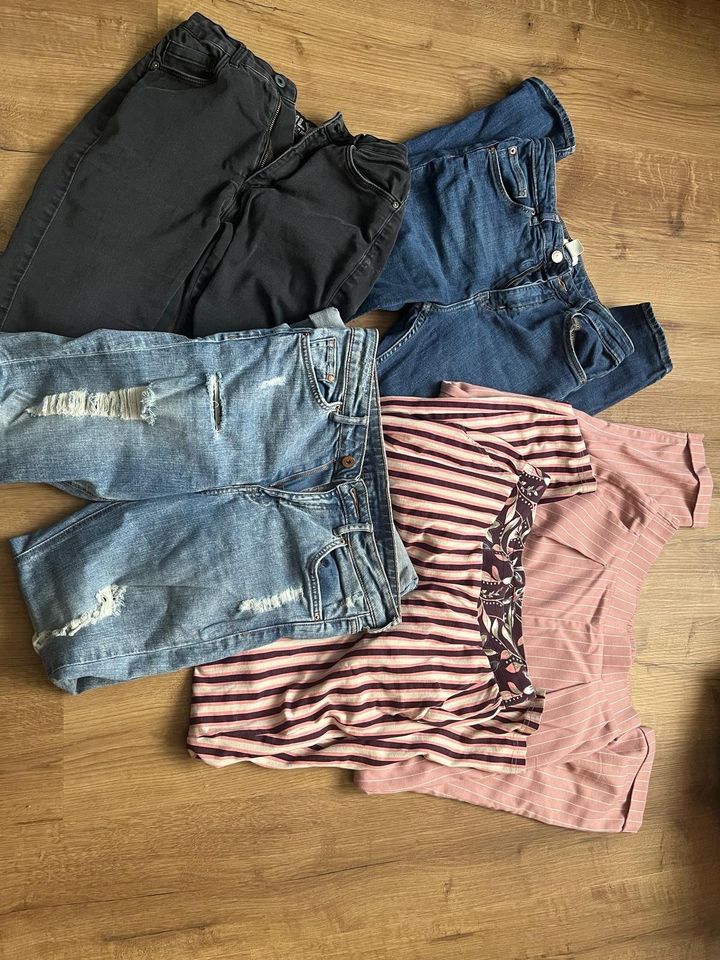 150 teiliges Klamottenpaket in S-38 (Hilfiger, Nike, Superdry) in Marpingen