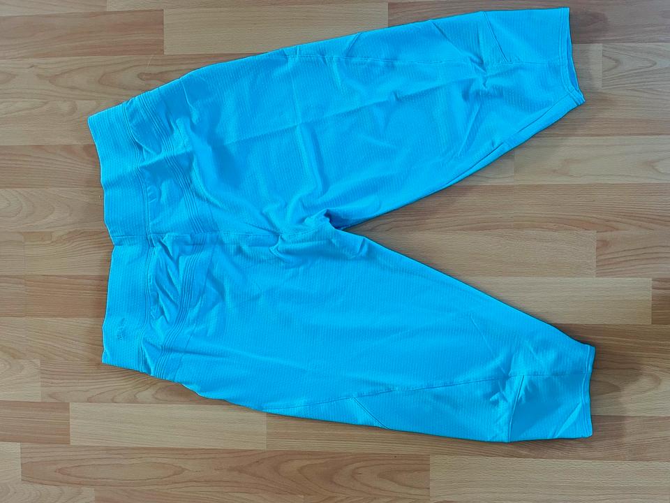 Nike Fit Dance Capri Hose Sporthose türkis Größe S NEU in Köln
