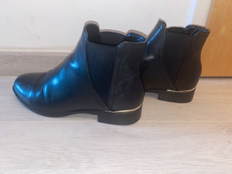 Stiefeletten schwarz wie neu in Berlin