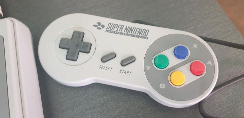 Super Nintendo Classic Mini Konsole mit 21 Spielen in Biberach an der Riß