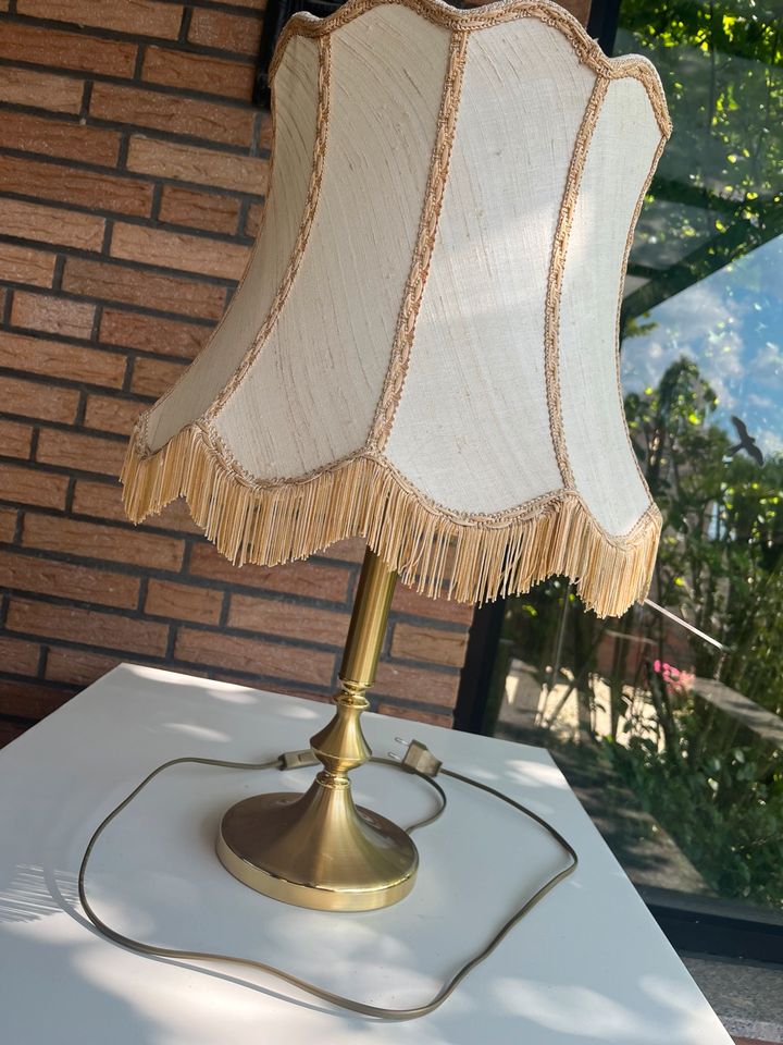 ✪ Goldene Vintage Tischlampe mit filigranem Schirm in Oldenburg