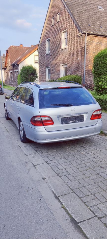 Mercedes Benz E 220 CDI Avantgarde *AUTOMATIK*NAVI*XENON* in Bochum