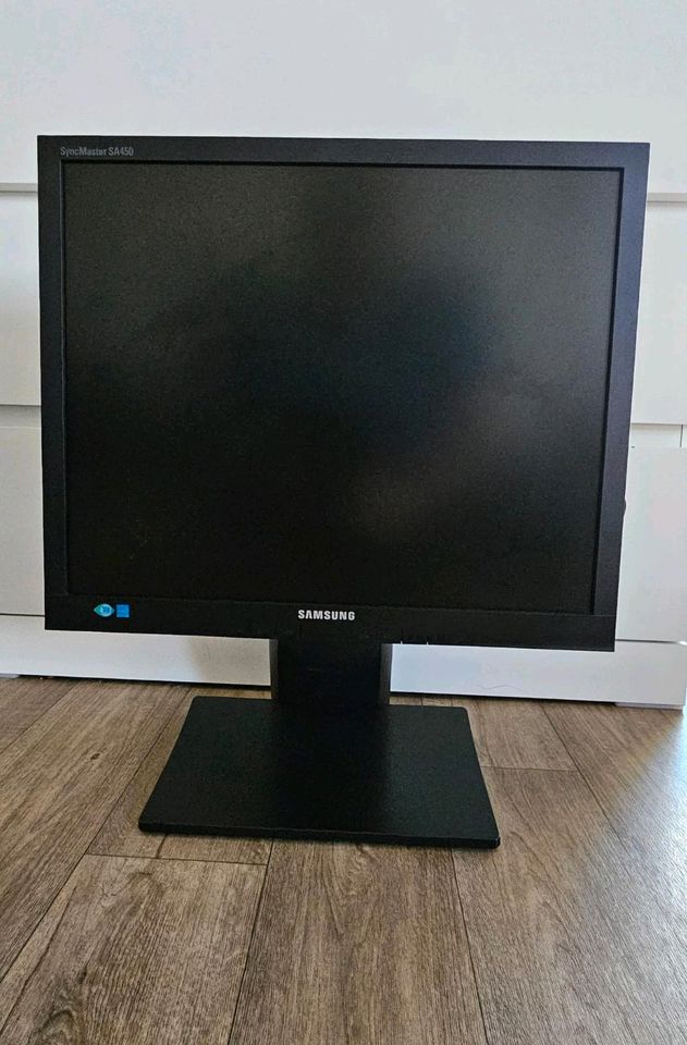 Samsung Monitor 19 Zoll in Wetzlar