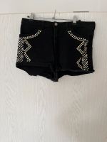 Schwarze H&M Jeansshorts mit Glitzersteinen Schleswig-Holstein - Ammersbek Vorschau