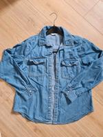 Jeansbluse von Stradivarius neuwertig Berlin - Hellersdorf Vorschau