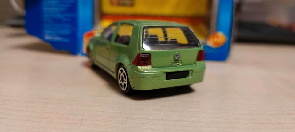 Modellauto Volkswagen Golf IV 1:43 OVP in Gevelsberg