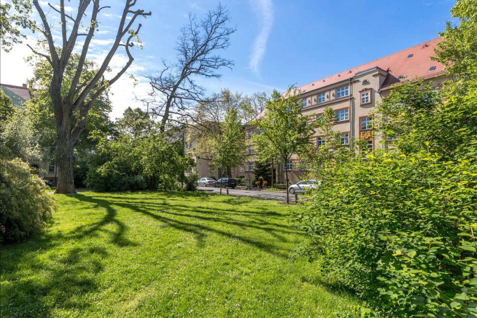 Frisch renovierte 2-Zimmer-Dachgeschoss-Wohnung in klassischem Altbau in Leipzig