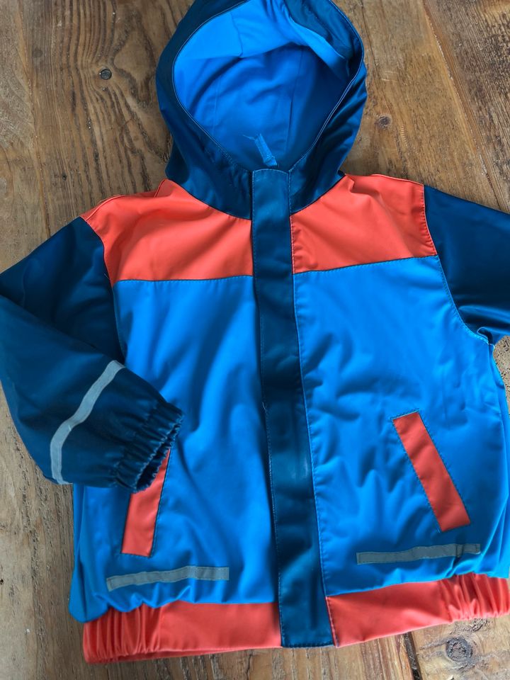 Regenjacke, Regencape Regenbekleidung Gr 92/98 in Heiligenhafen 