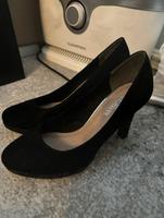 Schwarze Pumps von s.Oliver in Größe 37 Nordrhein-Westfalen - Elsdorf Vorschau