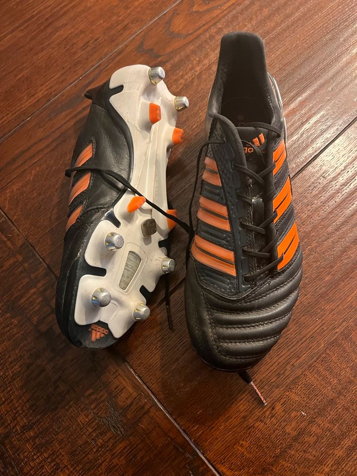 Adidas Predator Sprint Frame Gr 40 mit Schraubstollen in Beetzendorf