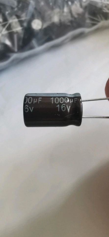 1000uf 16v 10x17mm 105° Radial Elektrolyt Kondensatoren in Ingolstadt