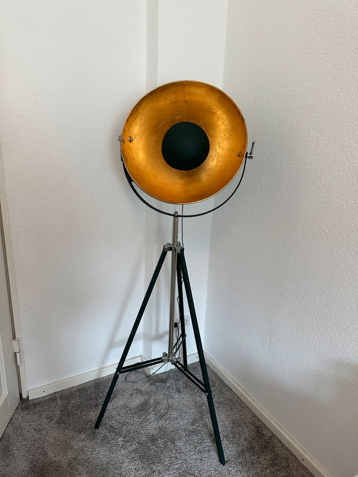 Made Tripod Lampe Rahaus neu mit Etikett in Berlin