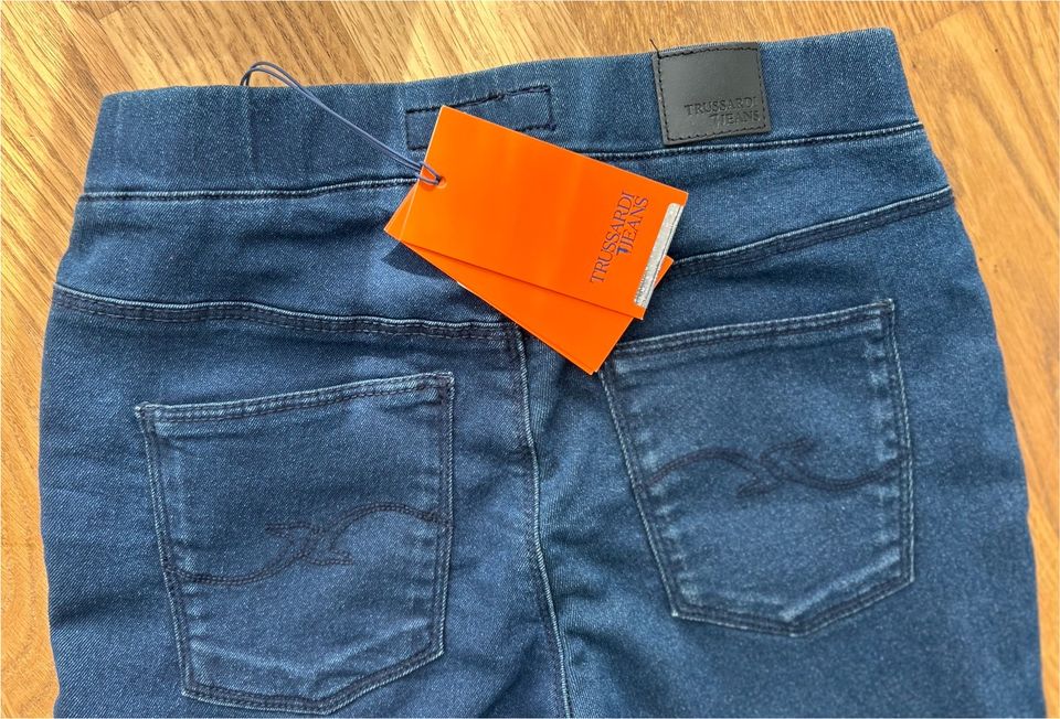 Neu-  TRUSSARDI Jeans für Damen Gr.24(DE 32) in Düsseldorf