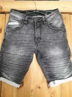 Jungen / Herren kurze Hose Jeans Short Gr. S neuwertig Bayern - Vohburg an der Donau Vorschau