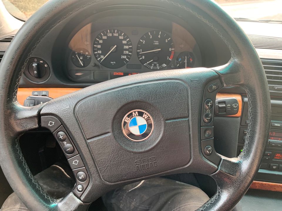 BMW 730i V8 E38 in Hessisch Lichtenau
