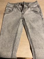 Blue Monkey Jeans grau glitzernd  26/32 Nordrhein-Westfalen - Lügde Vorschau