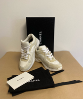 Original Chanel Damen Sneaker Veloursleder Weiß Gr. 35,5 Berlin - Wilmersdorf Vorschau