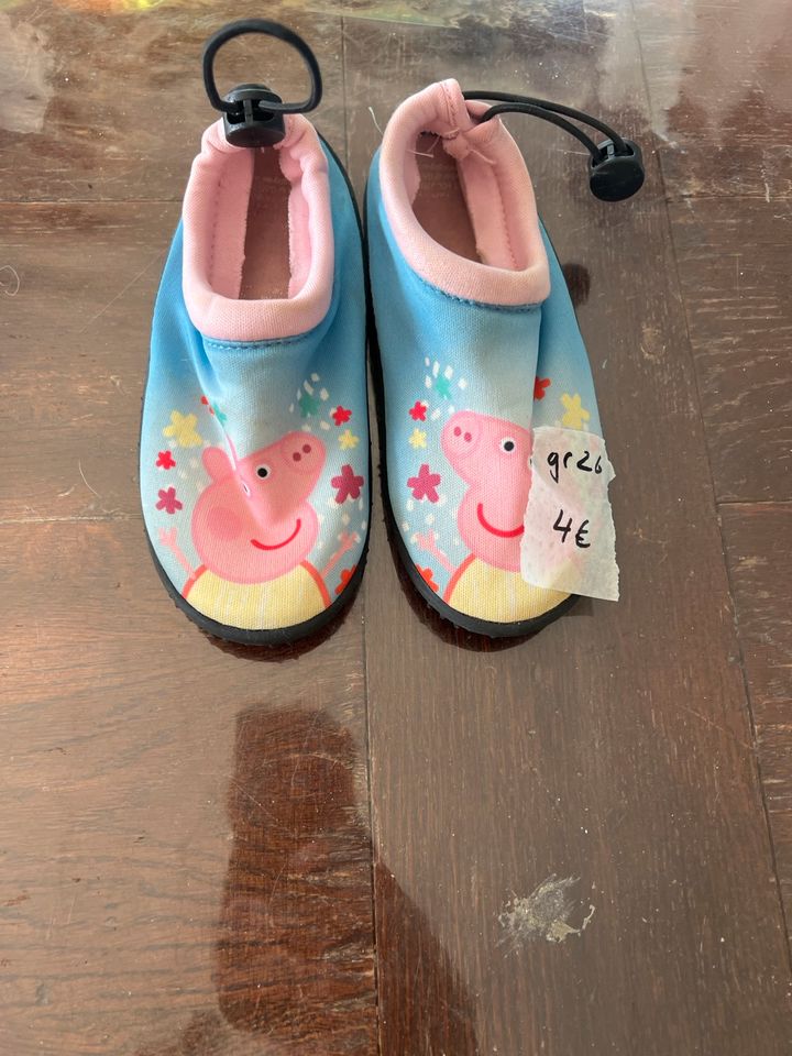 Peppa Wutz Badeschuhe Größe 26 in Metelen