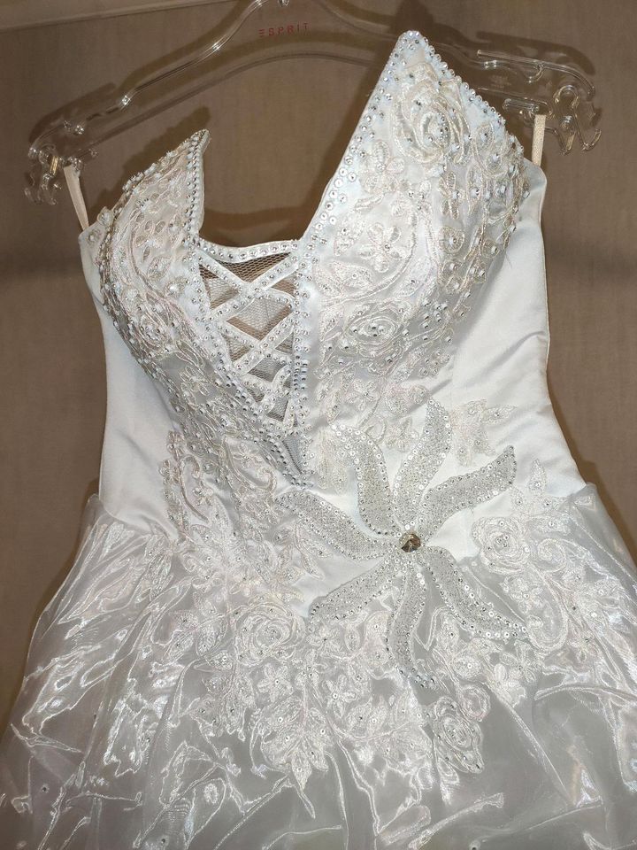 Brautkleid Hochzeit Kleid Hochzeitkleid Neu in Dormagen