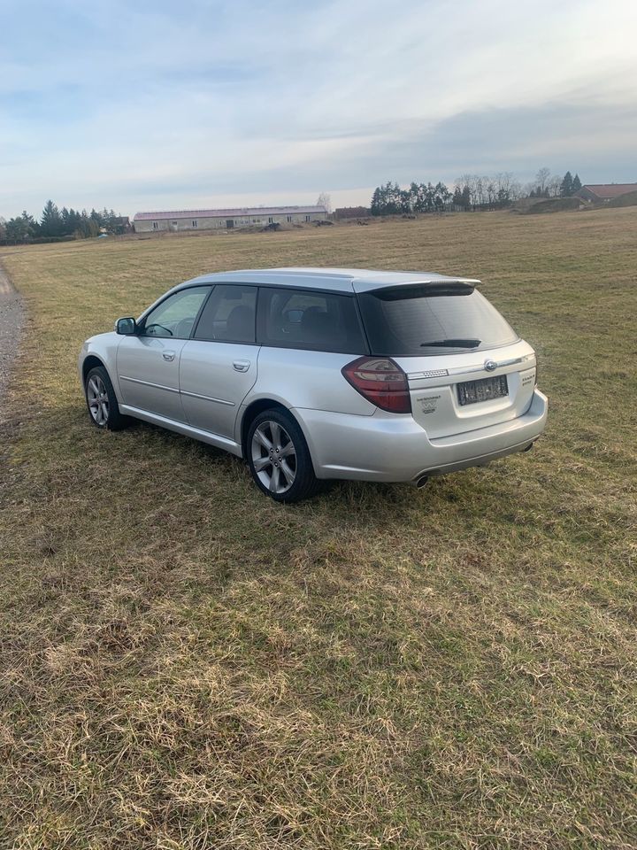 Subaru Legacy 4 WD LPG AUTOGAS 2.0 Automatik Xenon Leder Pano AHK in Seelow