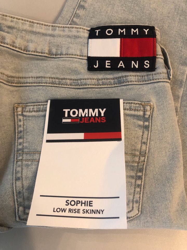 Tommy Jeans Gr. 28 L 28 Hilfiger Sophie DW0DW15511 Skinny Blau in Künzelsau