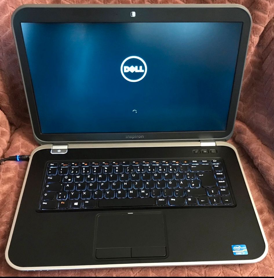 DELL INSPIRON i7, Model 7520, 1TB Festplatte, 8GB RAM, Neuer Akku in Lörrach